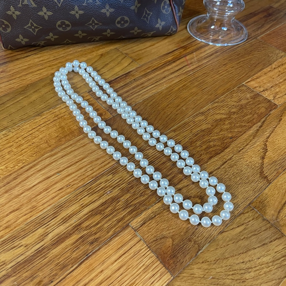 Vintage pearl necklace